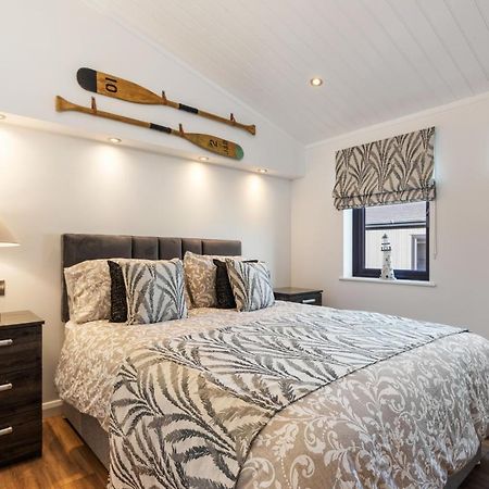 Hiraeth - Luxury Lodge With Hot Tub, Close To Beach Penally Εξωτερικό φωτογραφία