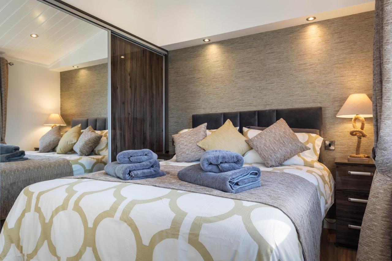 Hiraeth - Luxury Lodge With Hot Tub, Close To Beach Penally Εξωτερικό φωτογραφία