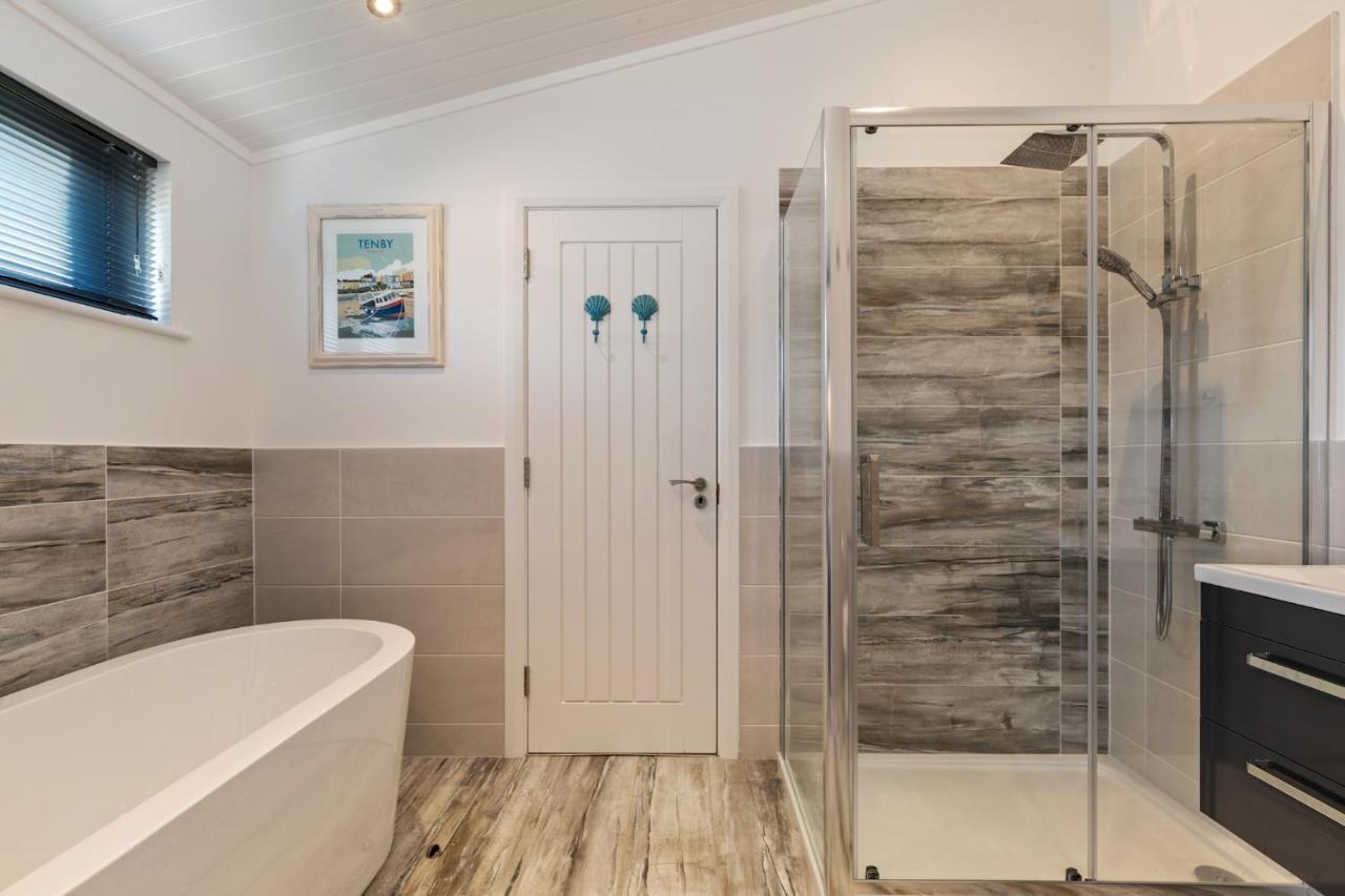Hiraeth - Luxury Lodge With Hot Tub, Close To Beach Penally Εξωτερικό φωτογραφία